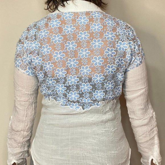 Blouse, White & Blue lacy back - Picture 2 of 5